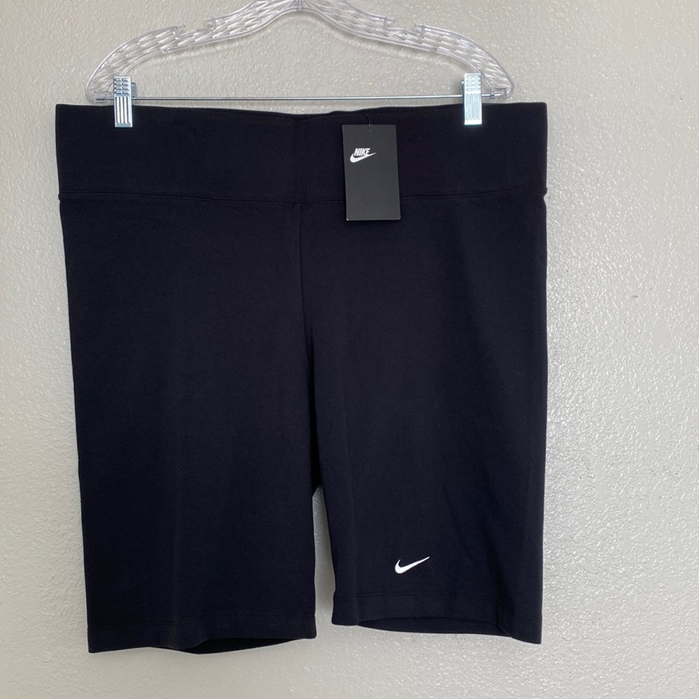 Nike Women’s Tight Fit Plus Size Shorts 2X